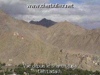 légende: Vue depuis le Shanti Stupa Leh Ladakh
qualityCode=raw
sizeCode=half

Données de l'image originale:
Taille originale: 182445 bytes
Temps d'exposition: 1/600 s
Diaph: f/960/100
Heure de prise de vue: 2002:05:30 17:11:50
Flash: non
Focale: 107/10 mm
